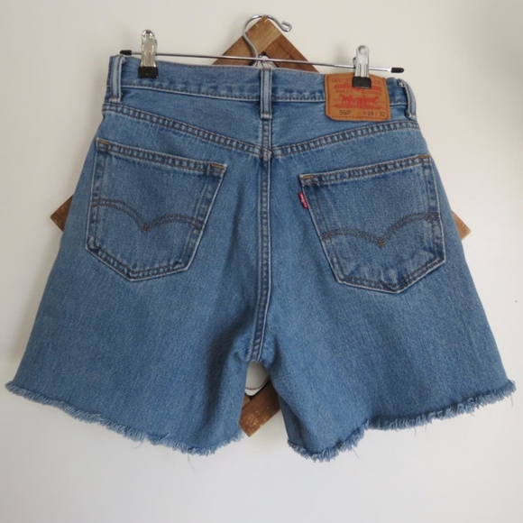 LEVI'S SHORTS - Picture 1 of 3